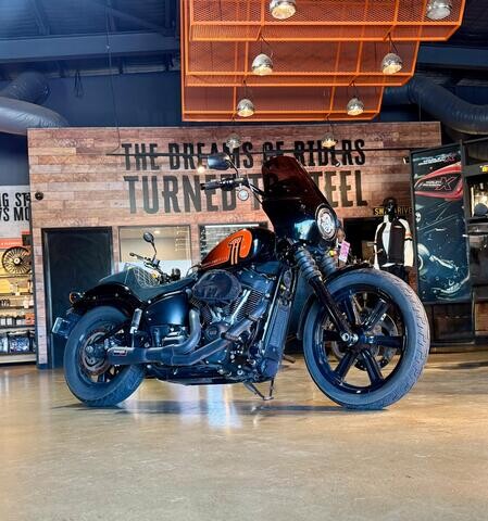 MY22 Harley-Davidson® Street Bob® 114 FXBBS Vivid Black