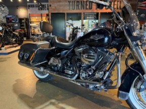 MY14 Harley-Davidson Touring Road King Classic (FLHRC) Vivid Black thumb 0