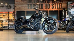 Harley-Davidson® Breakout® FXSB Vivid Black thumb 1