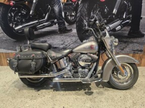 MY16 Harley-Davidson® Heritage Softail® Classic FLSTC SILVER thumb 2