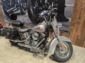 MY16 Harley-Davidson® Heritage Softail® Classic FLSTC SILVER thumb 0