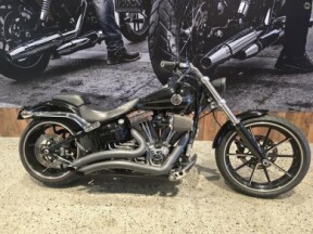 MY15 Harley-Davidson® Breakout® FXSB VIVID BLACK thumb 2