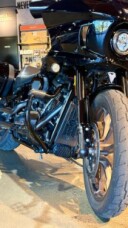 MY22 Harley-Davidson® Low Rider® ST FXLRST Vivid Black thumb 2