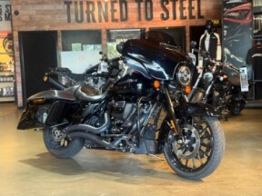 MY18 Harley-Davidson® Street Glide® Special FLHXS Vivid Black thumb 2
