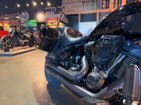 MY22 Harley-Davidson® Low Rider® ST FXLRST Vivid Black thumb 3