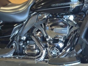 MY14 Harley-Davidson Touring Electra Glide Ultra Classic (FLHTC) thumb 2