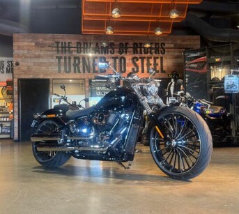 MY26 Harley-Davidson Softail Breakout 117 w/ABS (FXBR) Vivid Black 