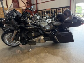 FLTRU 2017 Road Glide® Ultra thumb 2