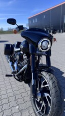 2019 Harley-Davidson® Sport Glide™ Vivid Black thumb 1