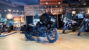 MY22 Harley-Davidson Touring Road Glide Special ST 117 w/ABS Cruise (FLTRXST) thumb 2