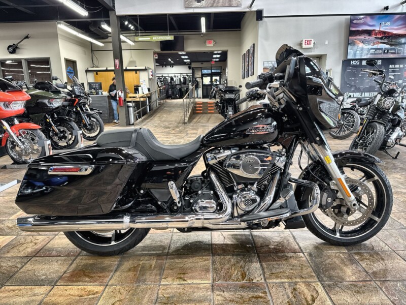 2024 Harley-Davidson® Street Glide® Vivid Black - Black Finish