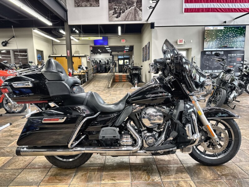 2015 Harley-Davidson® Ultra Limited Vivid Black