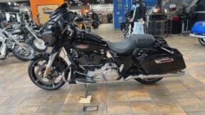 2024 Harley-Davidson® Street Glide® Vivid Black - Black Finish thumb 0
