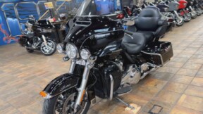 2017 Harley-Davidson® Ultra Limited Vivid Black thumb 1