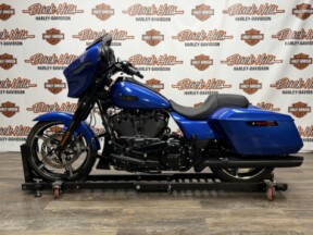 2024 Harley-Davidson® FLHX Street Glide® thumb 3