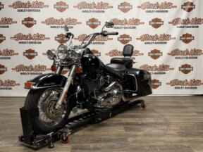 2006 Harley-Davidson® FLSTC Heritage Softail® Classic thumb 2