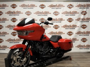 2026 Harley-Davidson® FLTRX Road Glide® thumb 2