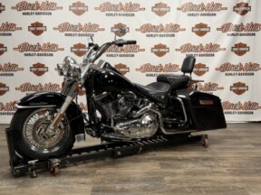 2006 Harley-Davidson® FLSTC Heritage Softail® Classic thumb 3