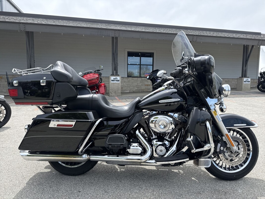 2011 Harley-Davidson® Electra Glide® Ultra Limited Vivid Black