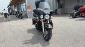 2011 Harley-Davidson® Electra Glide® Ultra Limited Vivid Black thumb 2