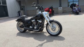2018 Harley-Davidson® Fat Boy® 114 Vivid Black thumb 3