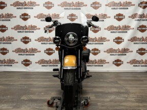 2023 Harley-Davidson® FLHCS Heritage Classic thumb 0