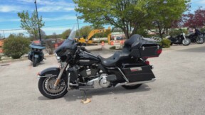 2011 Harley-Davidson® Electra Glide® Ultra Limited Vivid Black thumb 0