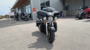 2020 Harley-Davidson® Ultra Limited Vivid Black thumb 2