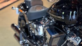 MY26 Harley-Davidson Softail Breakout 117 w/ABS (FXBR) Vivid Black  thumb 2