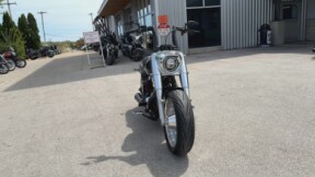 2018 Harley-Davidson® Fat Boy® 114 Vivid Black thumb 2