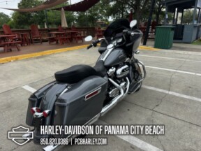 2021 Harley-Davidson® Road Glide® thumb 3