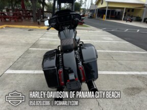 2025 Harley-Davidson® CVO™ Street Glide™ thumb 2