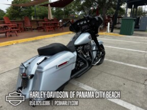 2023 Harley-Davidson® Street Glide® Special thumb 3