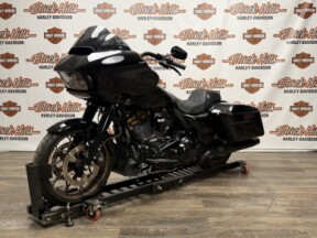 2022 Harley-Davidson® FLTRXST Road Glide® ST thumb 2