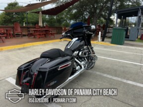 2026 Harley-Davidson® Street Glide® thumb 3
