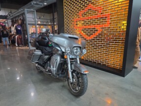 FLHTCU 2016 Electra Glide® Ultra Classic™ thumb 3