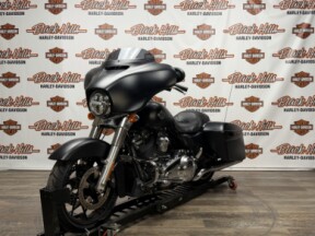 2022 Harley-Davidson® FLHXS Street Glide® Special thumb 2