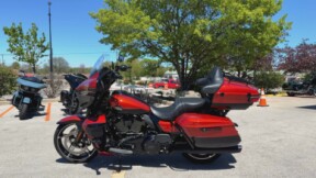2025 Harley-Davidson® Street Glide® Ultra Whiskey Fire / Vivid Black - Black Finish thumb 0