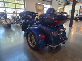 2017 Harley-Davidson® Tri Glide® Ultra FLHTCUTG thumb 0