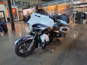 FLHXSE 2016 CVO™ Street Glide® thumb 1