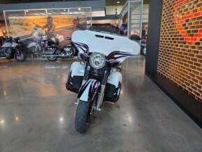 FLHXSE 2016 CVO™ Street Glide® thumb 2