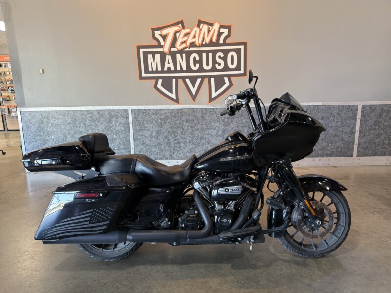 FLTRXS 2018 Road Glide® Special