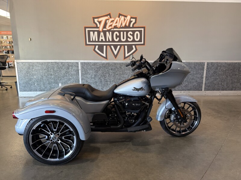 FLTRT 2024 Road Glide 3