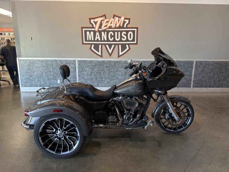 FLTRT 2023 Road Glide® 3