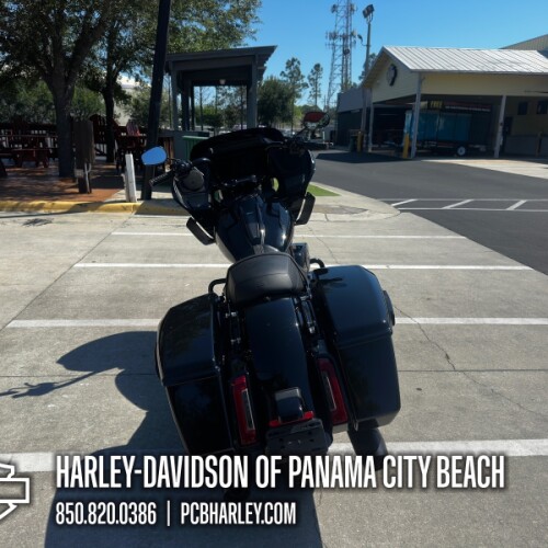 2024 Harley-Davidson® Road Glide® thumb 2