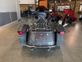 FLTRT 2023 Road Glide® 3 thumb 1