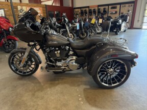 FLTRT 2023 Road Glide® 3 thumb 2