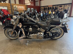 FLSTN 2016 Softail® Deluxe thumb 2