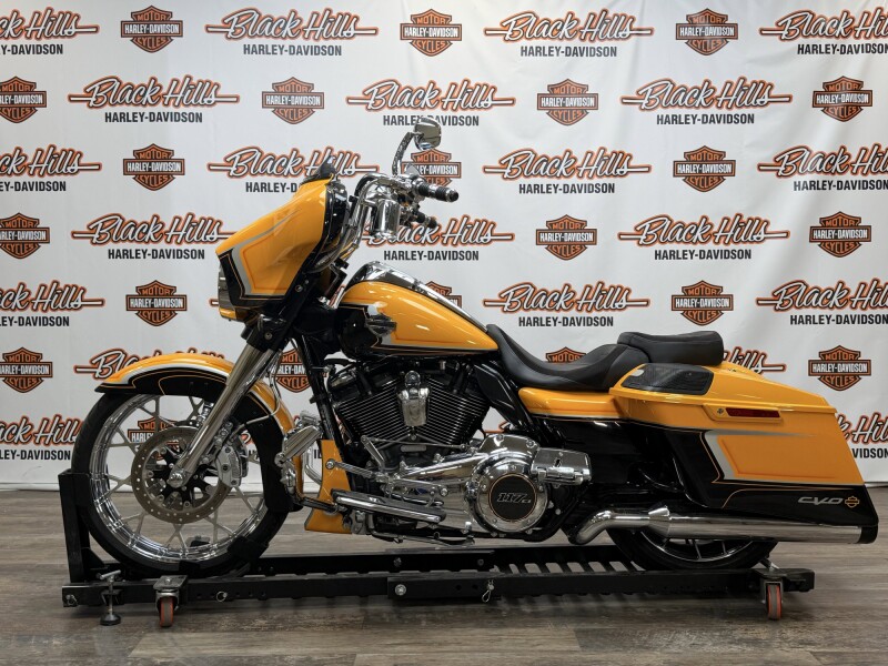 2022 Harley-Davidson® FLHXSE CVO™ Street Glide®