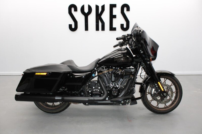2023 Harley-Davidson Street Glide ST 117 in Vivid Black